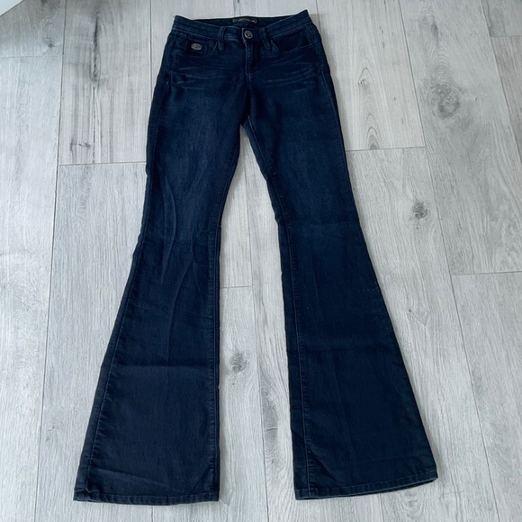 GUESS PREMIUM medium to high rise bellbottom Jean. - Picture 1 of 6